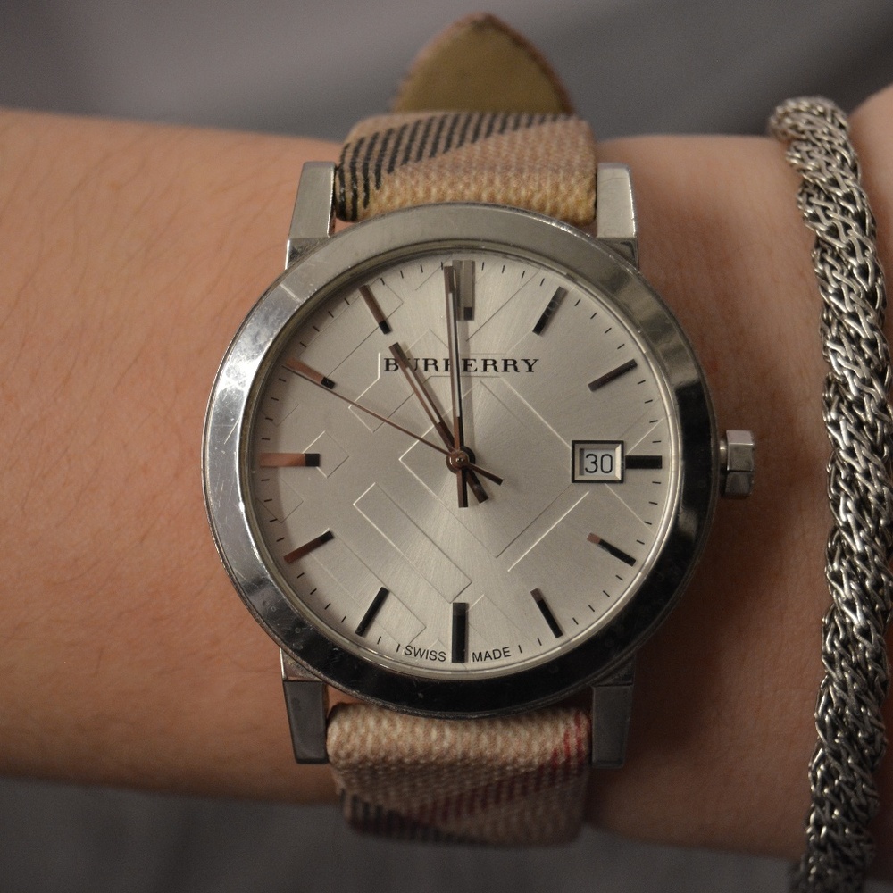 Burberry Classic strap watch
